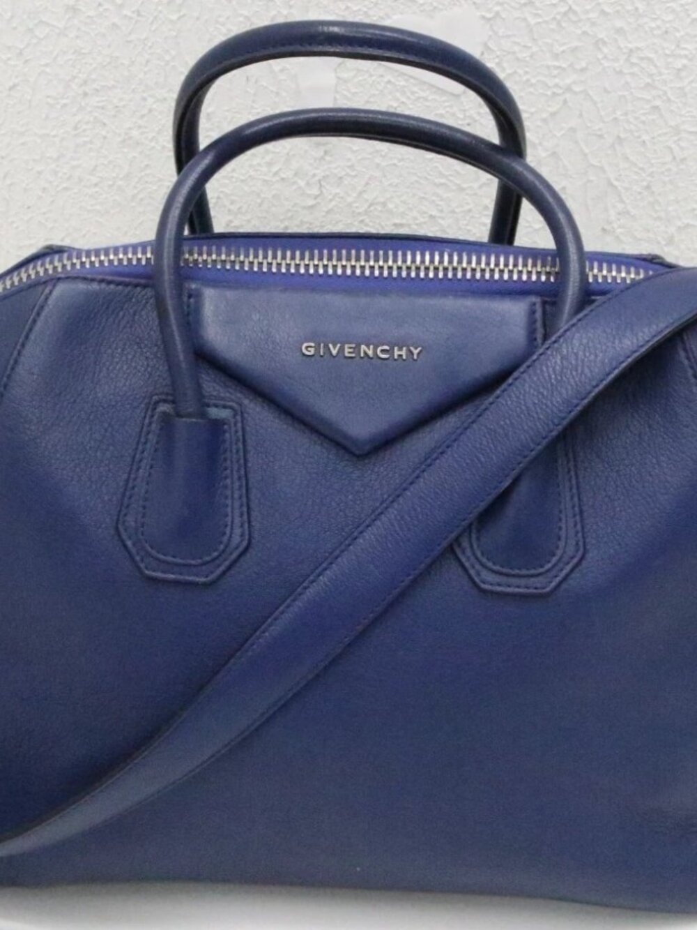 Givenchy Medium Antigona Satchel Tote Bag - Blue